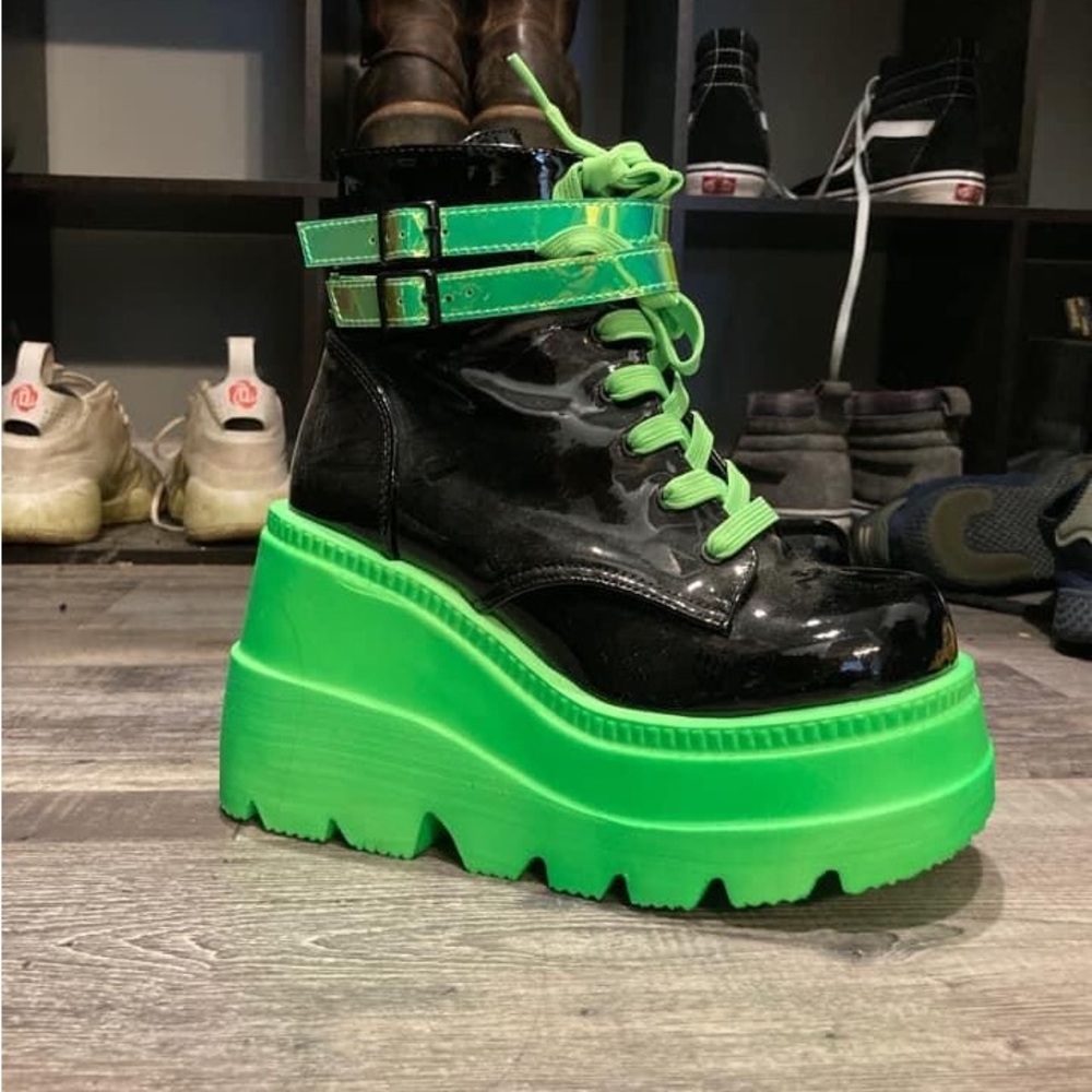 Demonia Shaker Boots